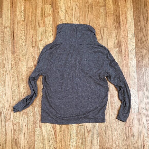 STAR WARS, CES FEMME, DANSKIN | Bundle of Oversized Leisure Long-Sleeve Shirts - Picture 10 of 11